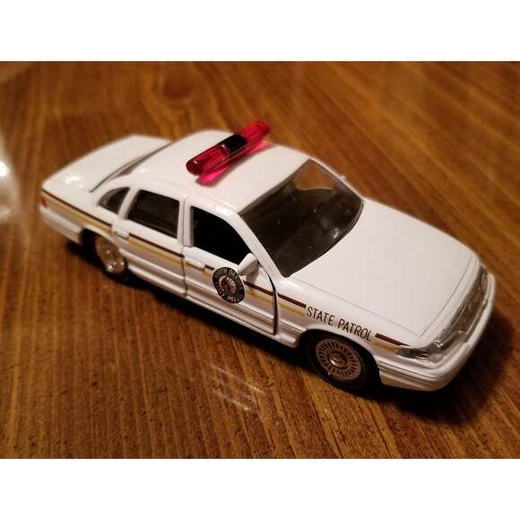 North Dakota State Patrol Road Champs die cast police car 1:43 scale - Picture 2 of 10